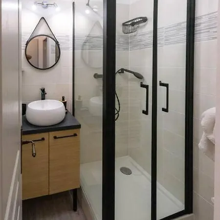 Apartment T2 De 31 M2 Entierement Renove A 2000 *